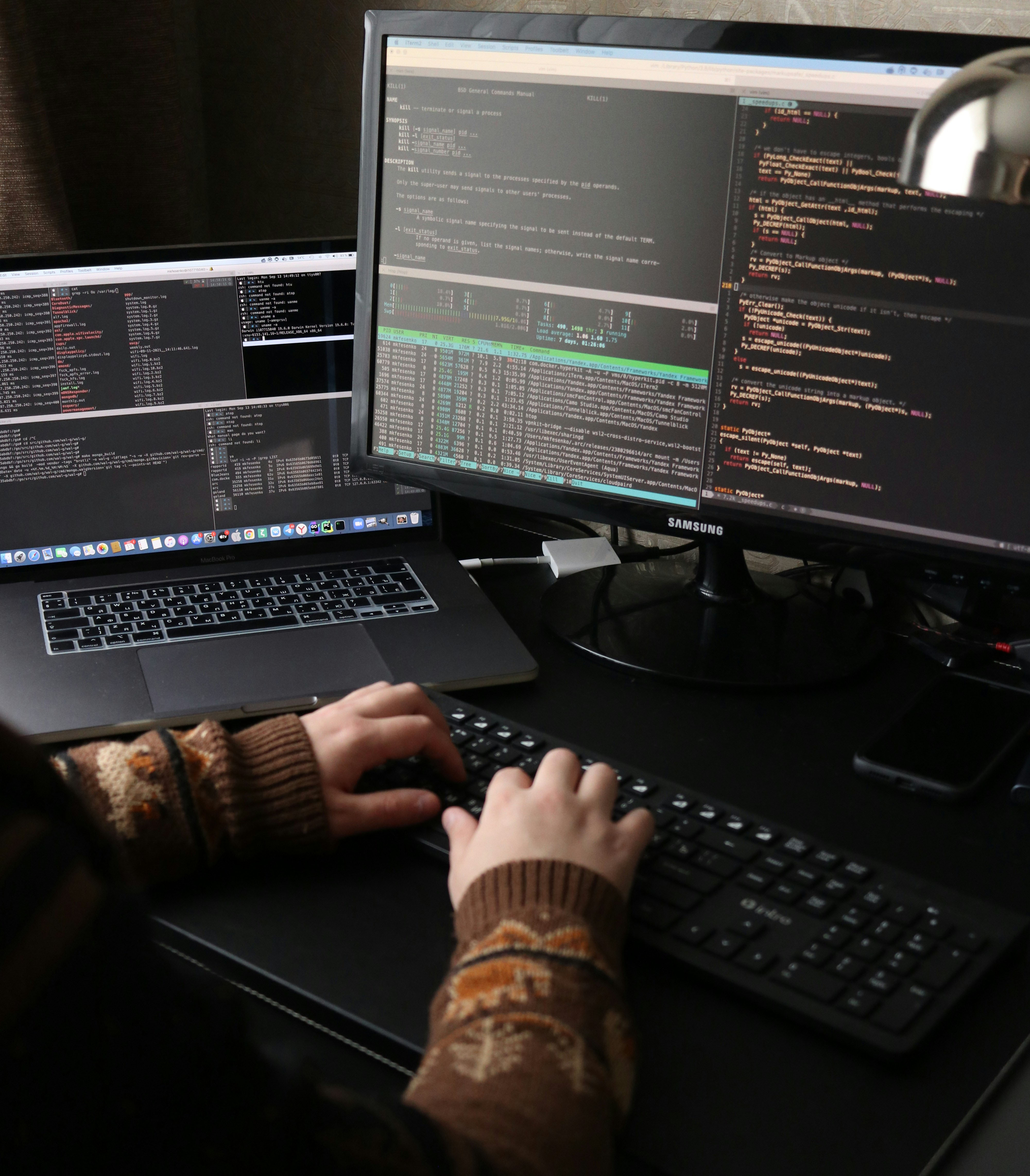 Equipo de Web App Solutions creando soluciones digitales